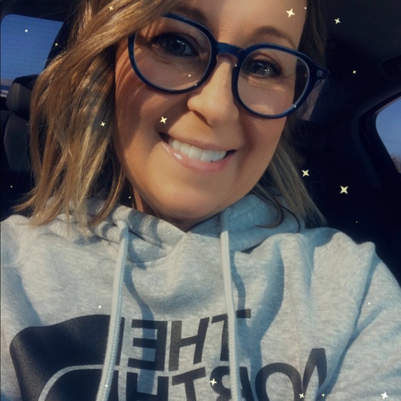 Meet your Posher, Stacie - Picture 3 of 16